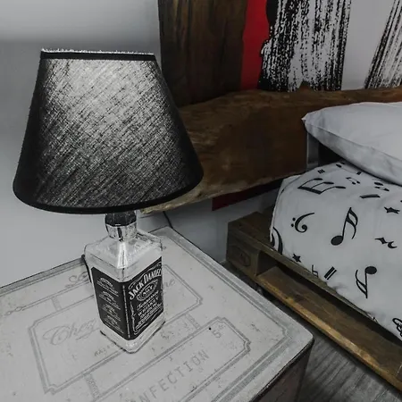 The Modern & Recycled House Машику