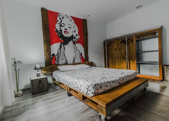 The Modern & Recycled House *