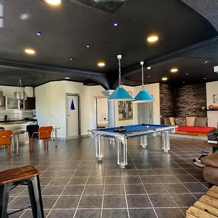 Lejlighed The Modern & Recycled House *