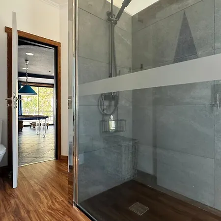 The Modern & Recycled House Lejlighed *