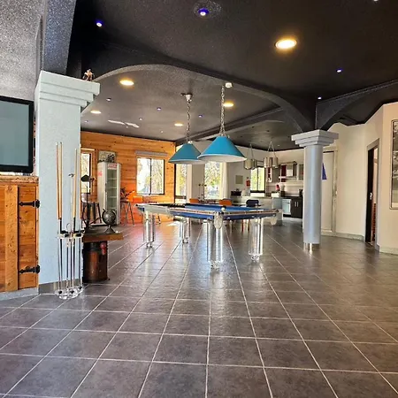 The Modern & Recycled House Lejlighed Machico (Madeira)