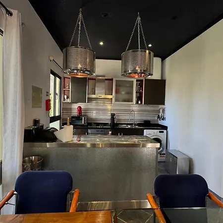 The Modern & Recycled House Machico (Madeira)