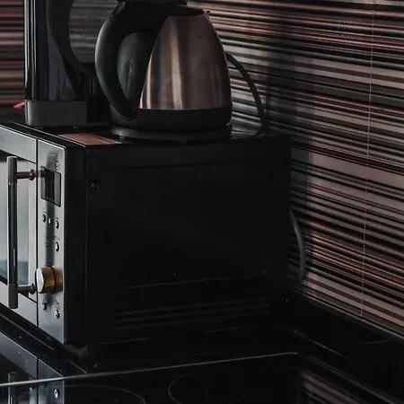شقة The Modern & Recycled House