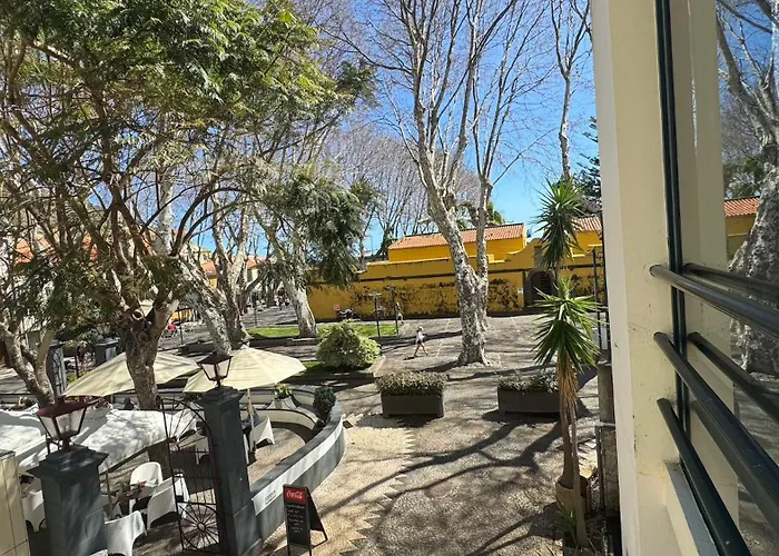 Apartament The Modern & Recycled House *