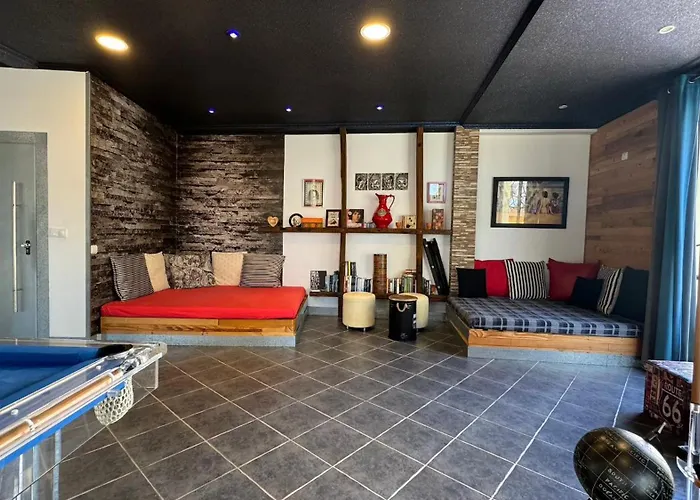 The Modern & Recycled House